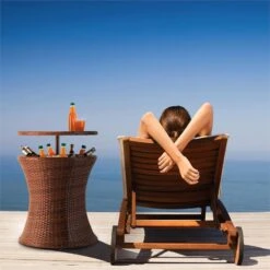 Beerboy Gartentisch Getränkekühler Ø50cm Polyrattan Bicolor Braun -Online Gartenbedarf 10029628 yy 0004 ambient Blumfeldt Beerboy Gartentisch Polyrattan Kuehler