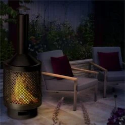 Essos Gartenofen Holzofen Ø45cm Gitterwand Stahlblech Schwarz -Online Gartenbedarf 10031482 yy 0003 ambient Blumfeldt Essos Gartenofen schwarz