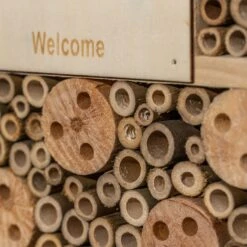 Insektenhotel Mit Flachdach Aufhängung Ganzjährig Bewohnbar Holz -Online Gartenbedarf 10038031 yy 0004 logo