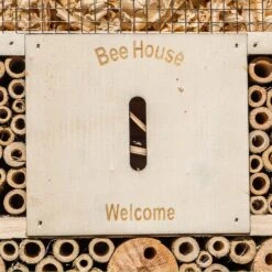 Insektenhotel Mit Flachdach Aufhängung Ganzjährig Bewohnbar Holz -Online Gartenbedarf 10038031 yy 0005 logo