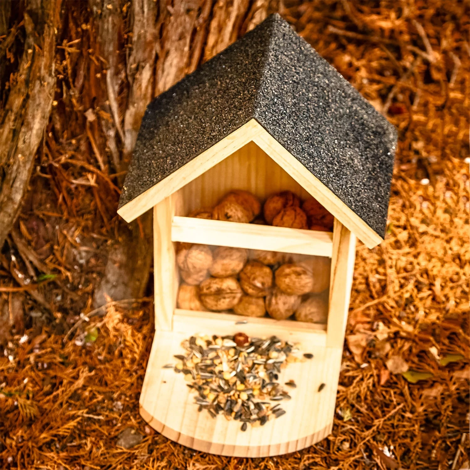 Futterhaus Für Eichhörnchen Spitzdach Kiefernholz Bitumen Unbehandelt 7 Futterhaus Für Eichhörnchen Spitzdach Kiefernholz Bitumen Unbehandelt – Bild 5